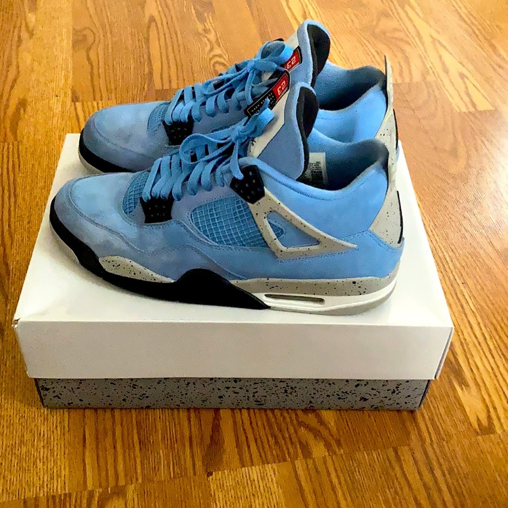 Air Jordan 4 Retro